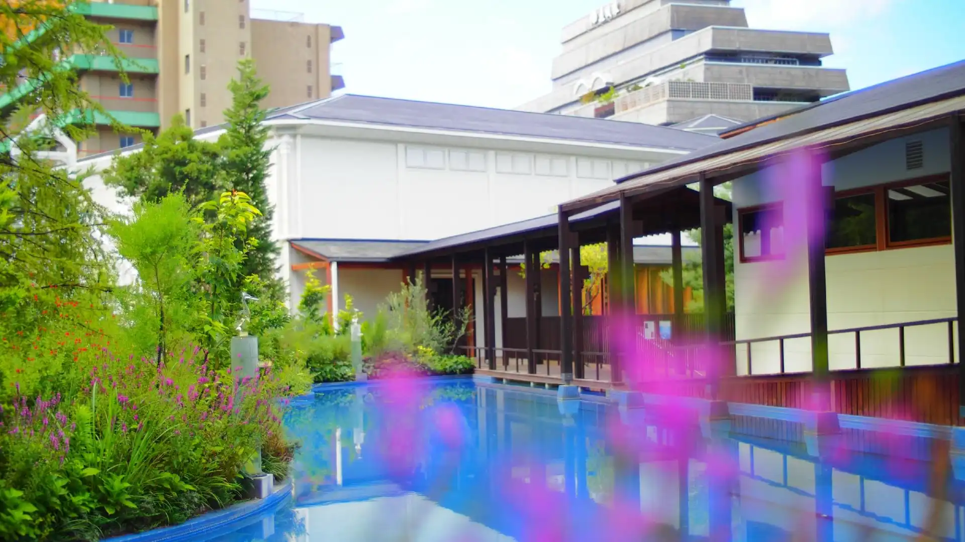 Hotels near Dogo Giyaman Glass Museum