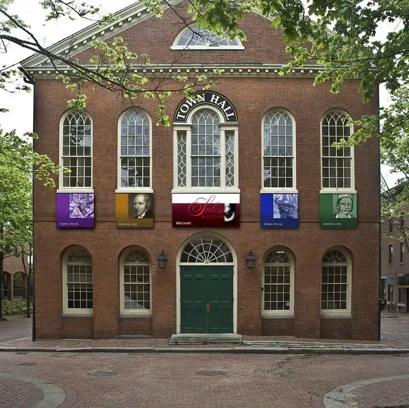 Hotels near The Salem Museum
