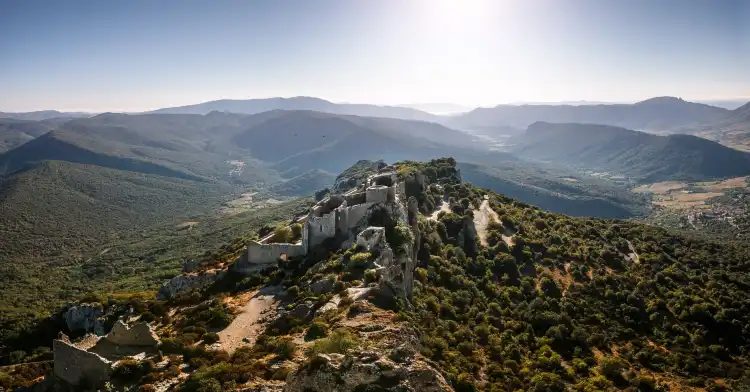Hôtels à : Duilhac-sous-Peyrepertuse