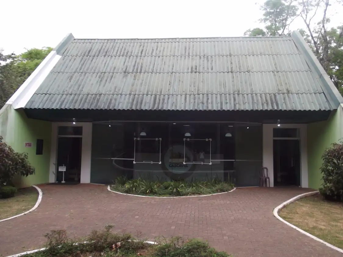Centro de Educacao Ambiental Gralha Azul附近的飯店