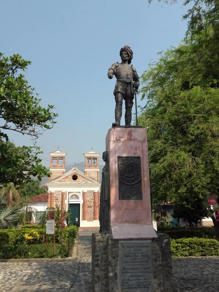 Hotels near Iglesia de Nuestra Señora de Chiquinquirá