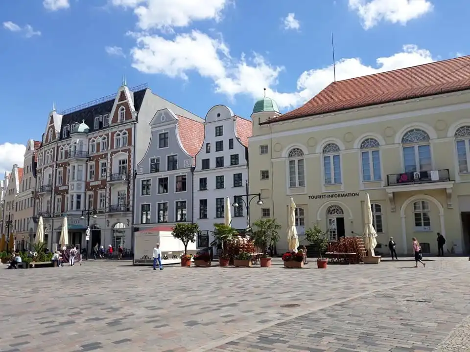 Hotels near Kropeliner Strasse