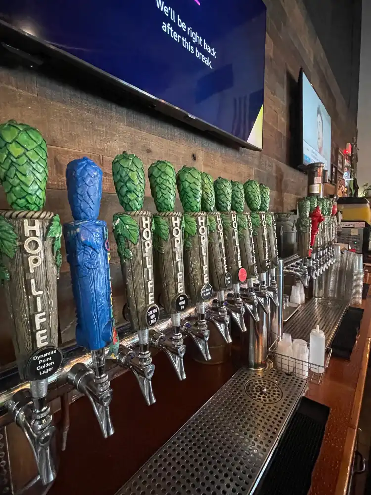 Hotels near Hop Life Brewing
