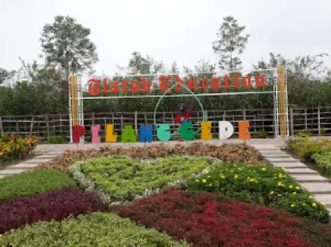 Wisata Taman Pinggir Nggawan (TPG)