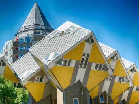 キューブハウス