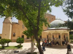 Hz. Eyup Sabir Makami