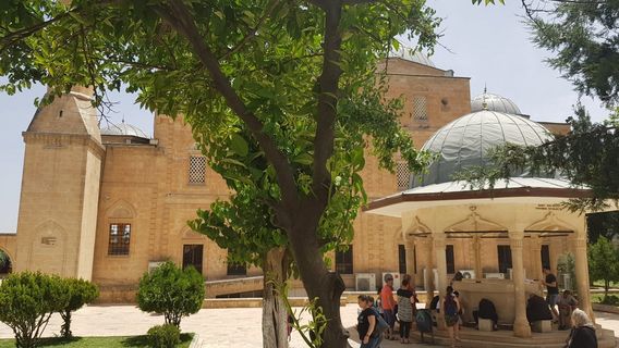 Hz. Eyup Sabir Makami