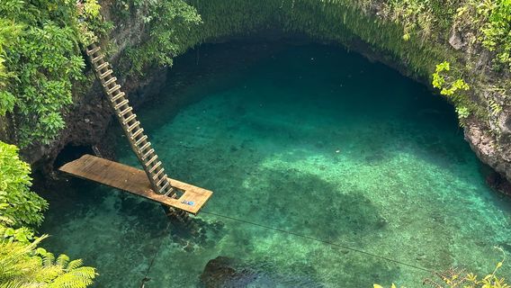 To Sua Ocean Trench