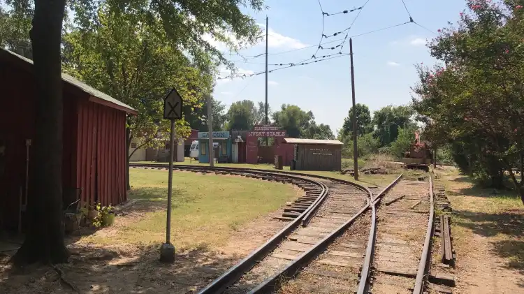 Hotels near Fort Smith Trolley Museum