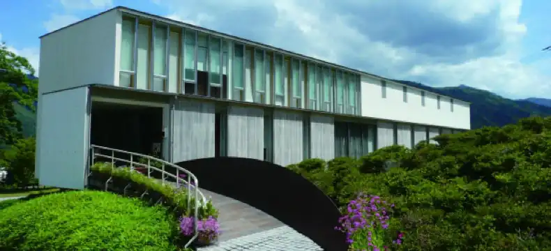 香美市のホテル