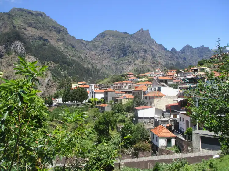 Hotels in Curral das Freiras