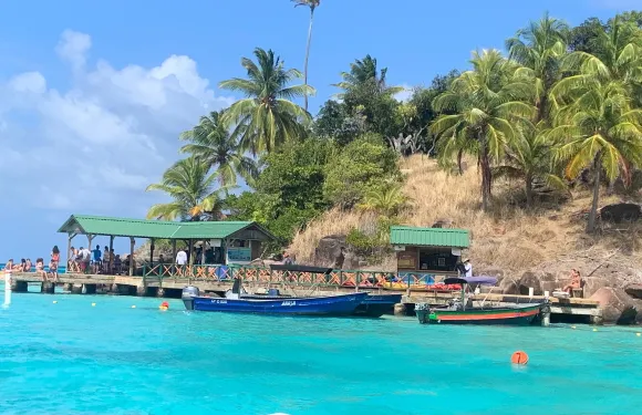 普羅維登西亞島