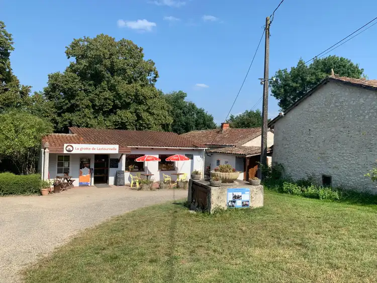 Hotels in Sainte-Colombe-de-Villeneuve