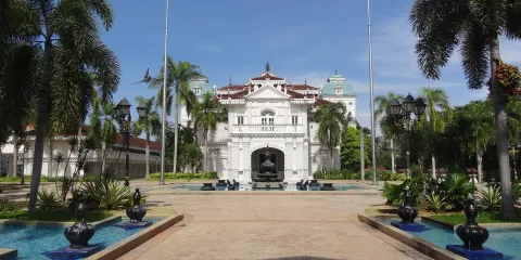 蘇丹阿茲蘭莎藝術館