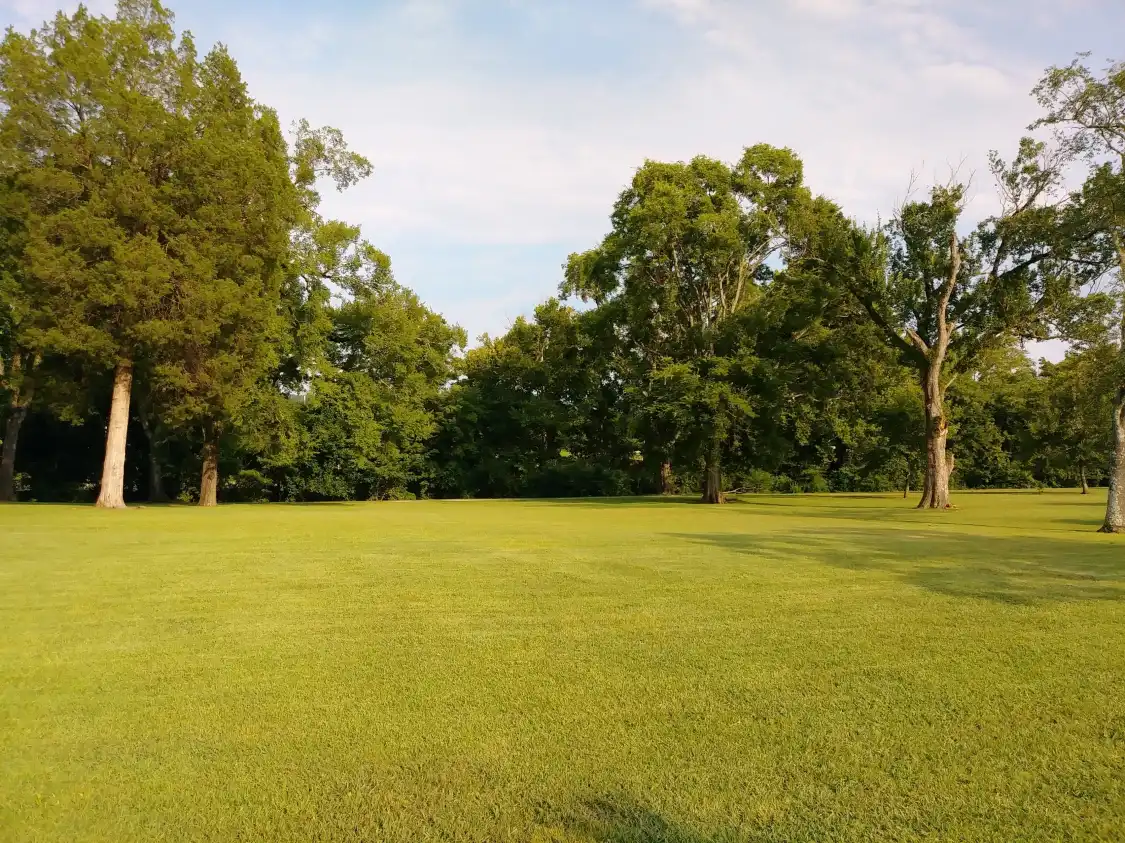 Hotels near East Lake Park