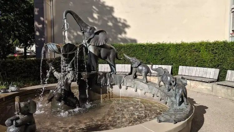 Hotels in der Nähe von Sarrasani Brunnen