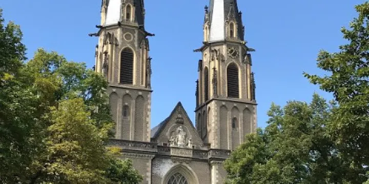 Stiftskirche Sankt Johannes Baptist und Petrus