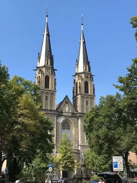 Hotels in der Nähe von Stiftskirche Sankt Johannes Baptist und Petrus