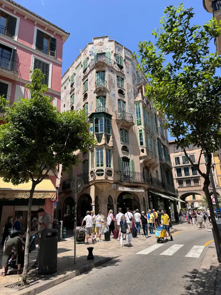 Hotels near Scandals Bar