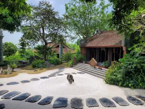 Dia Tang Phí Lai Pagoda