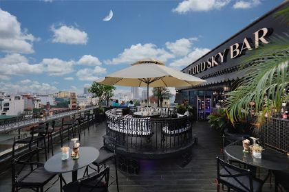 Cloud Sky Bar Hanoi