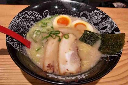 鈍屋拉麵 心齋橋店