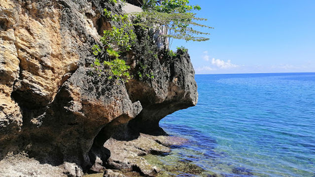 Hinagdan Beach Resort(km47)