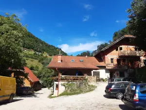 Tourist Farm Tratnik