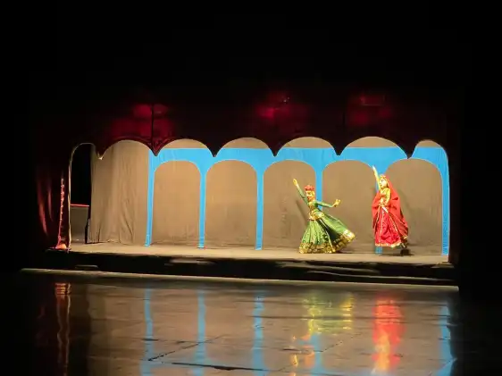 Hotels near Bhartiya Lok Kala Mandal