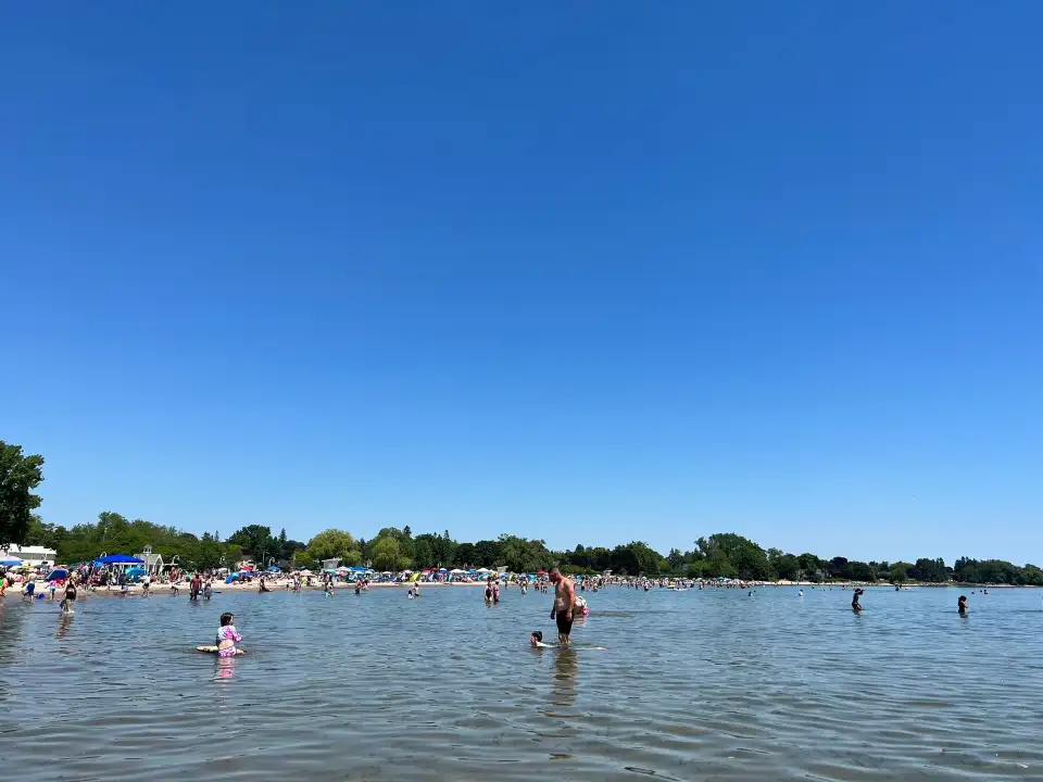 3_Cobourg Beach
