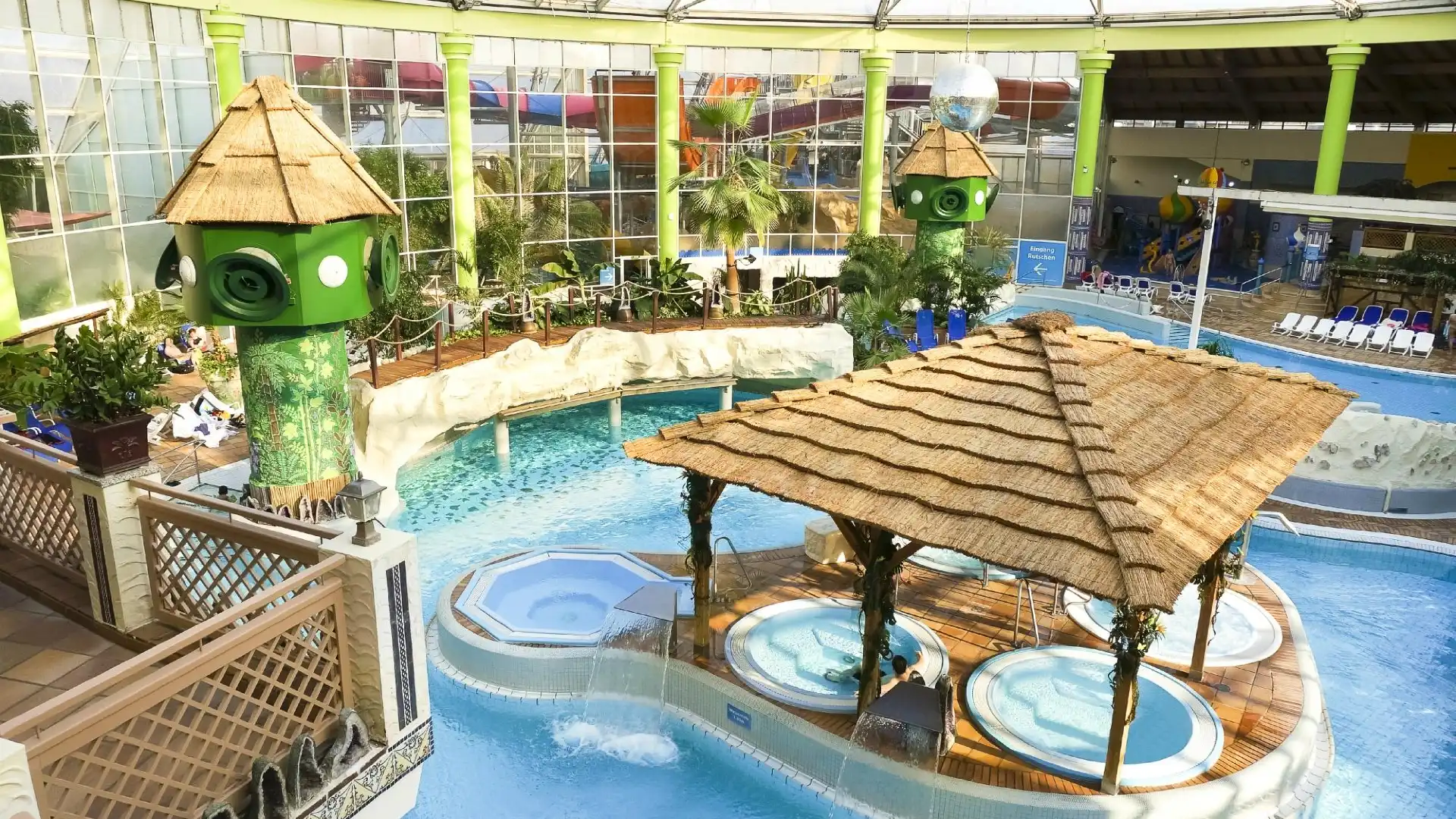 Hotels near Aqualand