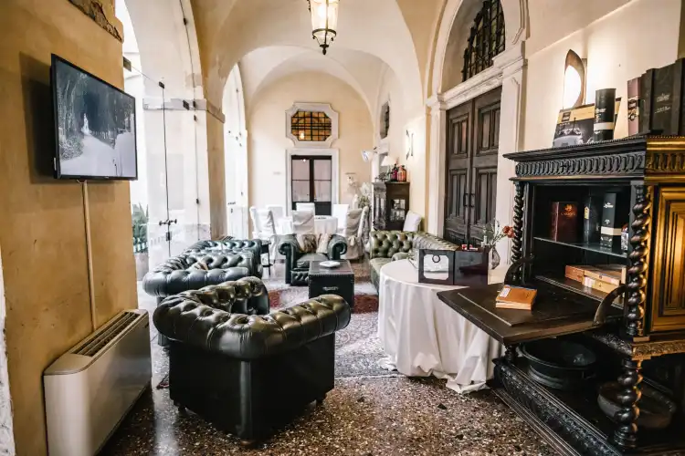 Hotels in Bevilacqua