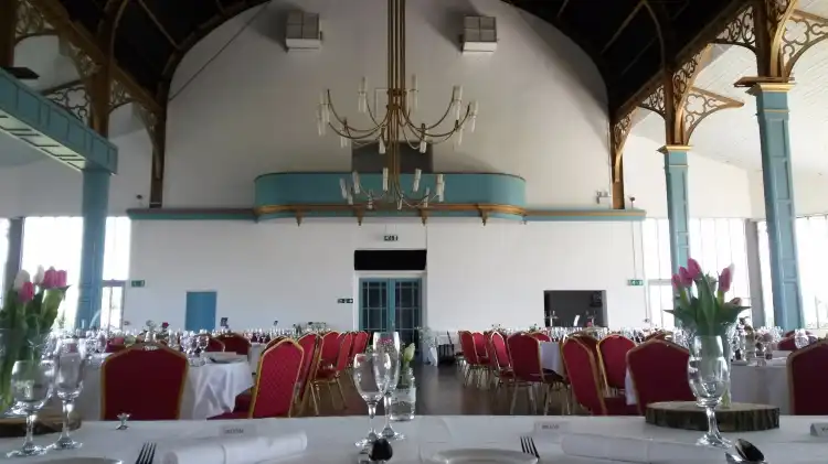 Hotels in Swansea