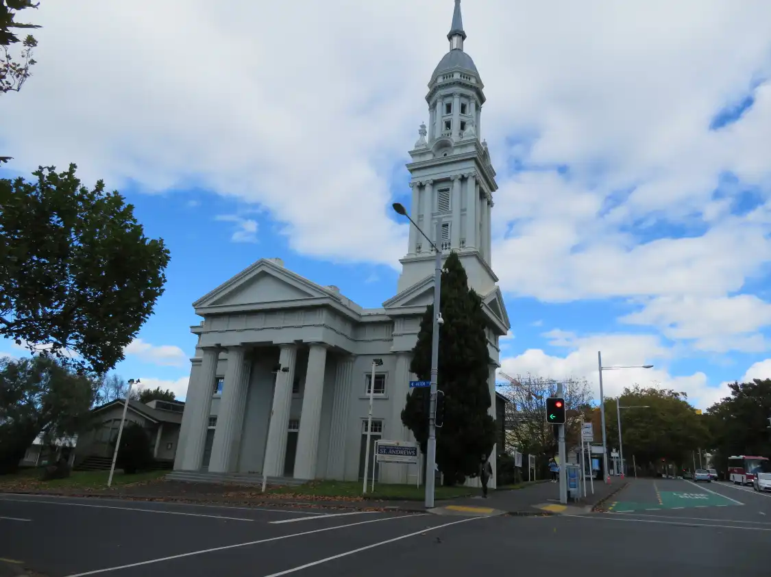 Hotels near St Andrews Presbyterian Church