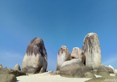 Pulau Batu Berlayar