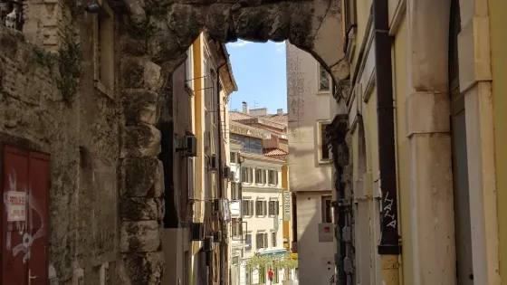 Old Roman Arch