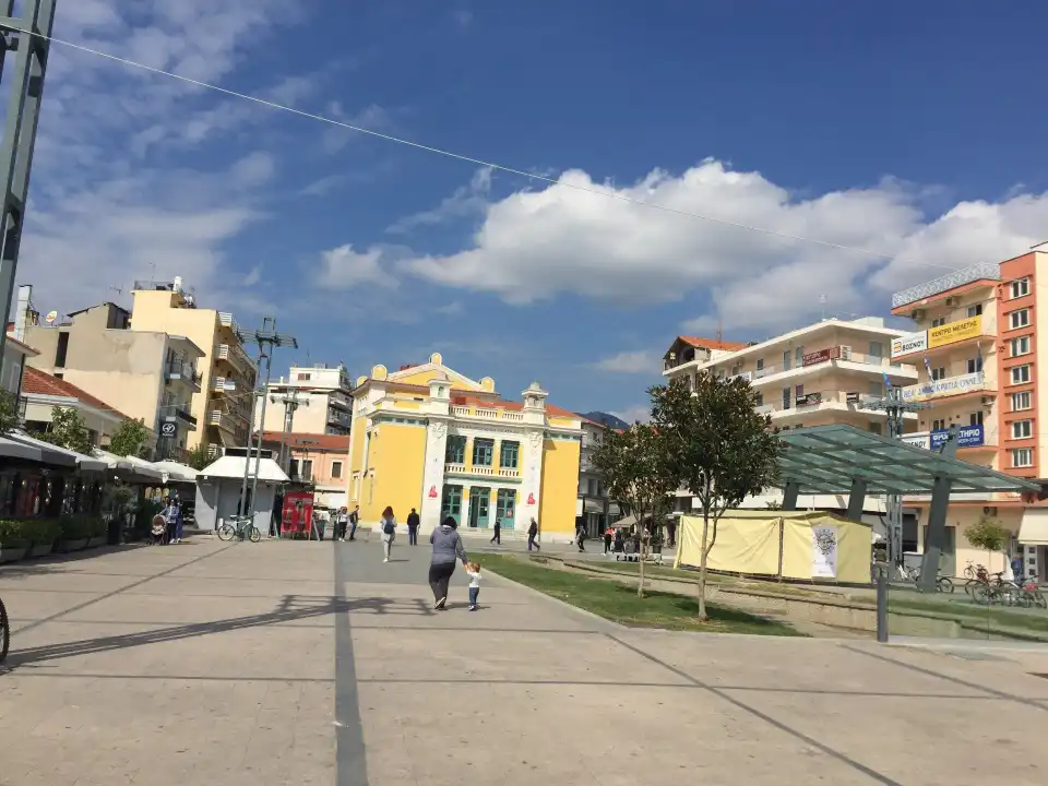 4_Areos Square