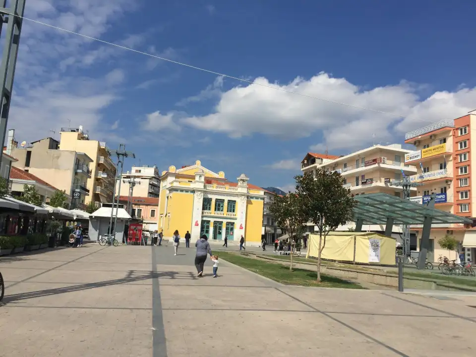 4_Areos Square