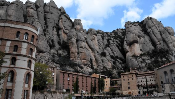 Montserrat Half Day Tour from Barcelona (English/Spanish Round-trip)