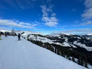 SMT Ski School and Snowboard School