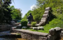 Памятник Жамбылу