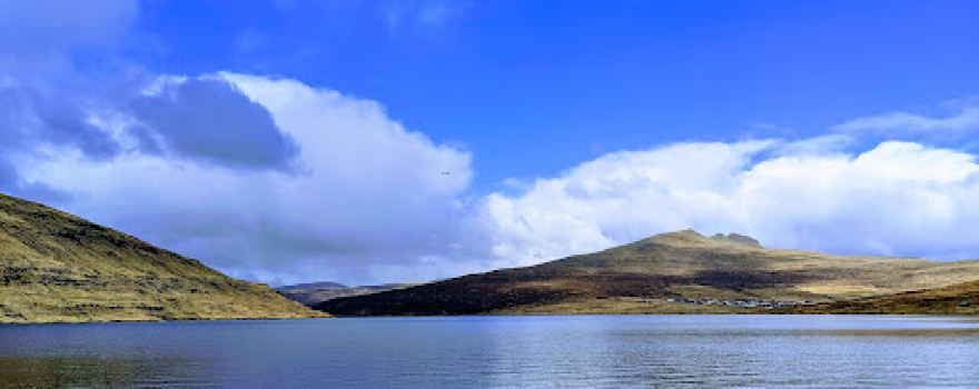Slave Cliff (Lake Above the Ocean)