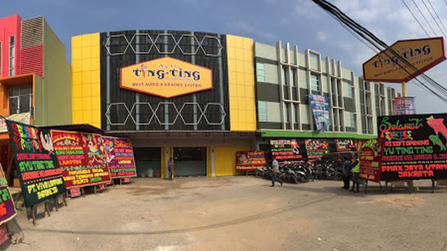 Ayu Ting Ting Family Karaoke Central Lampung