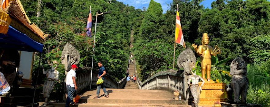 Dambok Khmao Pagoda Phnom Tbeng Meanchey