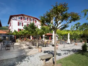 Hôtel Restaurant Eskualduna Chez Katina "CharmHotel"