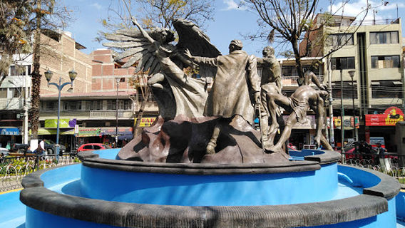 Plaza Bolívar - QUILLACOLLO