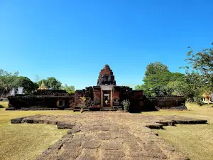 Prang Ku (Prasat Nong Ku)