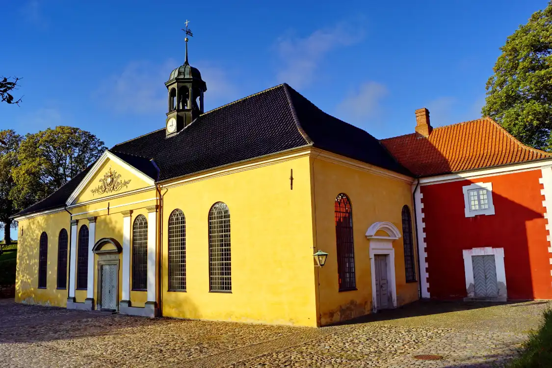 Hotels near Kastelskirken