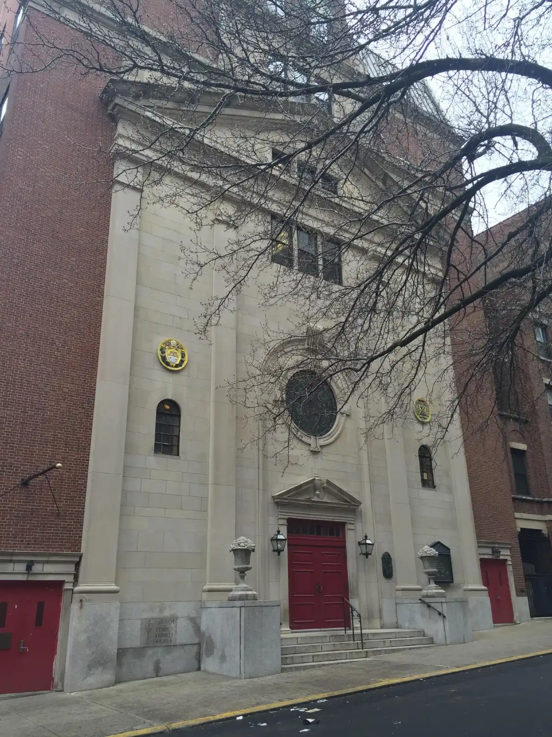 Corpus Christi Church 주변 호텔
