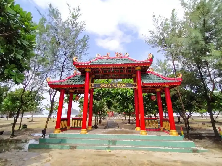 Hotel dekat Pantai Goa Cina